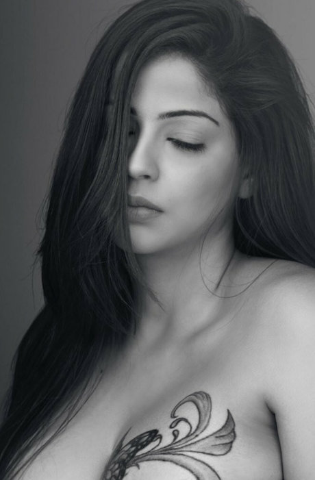 Zareen Zoya Khan nude porn onlyfans