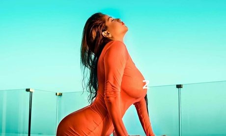 Zareen Zoya Khan onlyfans posts