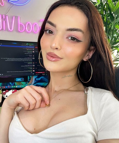 Aly Hale onlyfans leaks