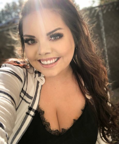 Lilly Zamora nude onlyfans porn