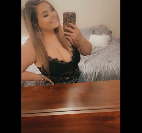 Lilly Zamora topless onlyfans