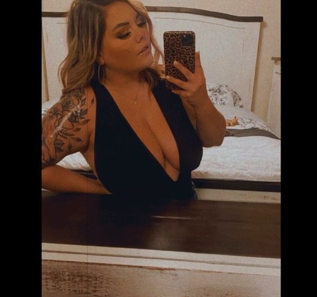 Lilly Zamora nudes onlyfans