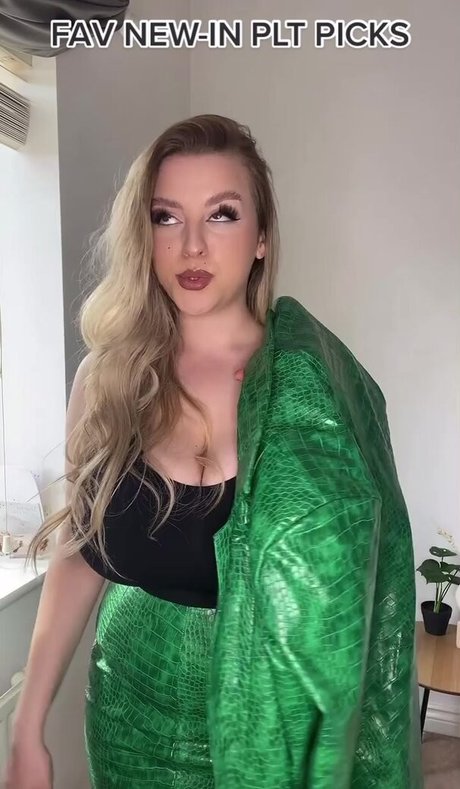 Amber R Brightman onlyfans images