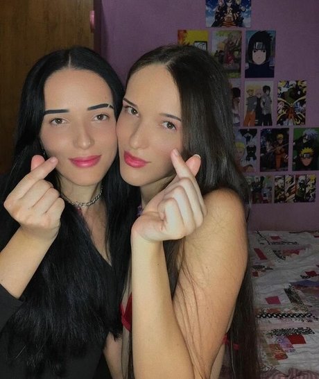 Gemeas Marina onlyfans naked pics