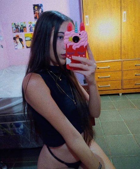 Gemeas Marina strip onlyfans