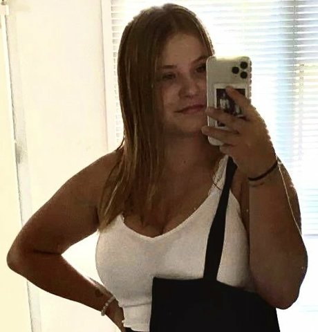 Aline Zwahlen onlyfans pics