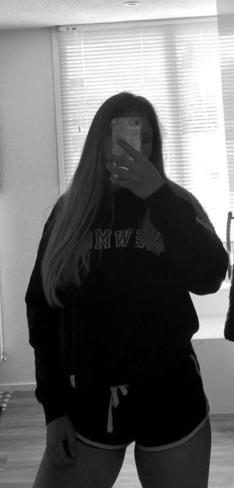 Aline Zwahlen onlyfans leak xxx