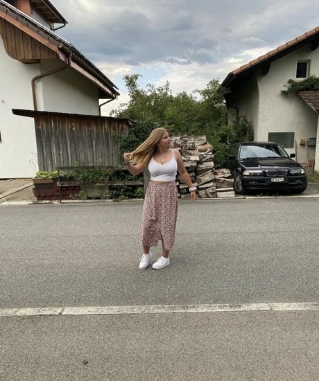 Aline Zwahlen on onlyfans