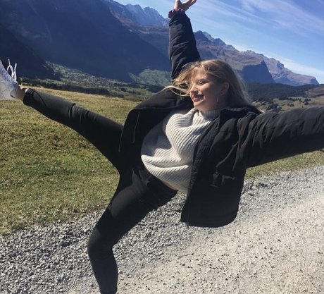 Aline Zwahlen onlyfans lesk