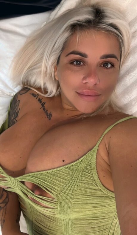 Raluval onlyfans desnuda