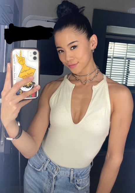 Leah Lewis onlyfans xxx