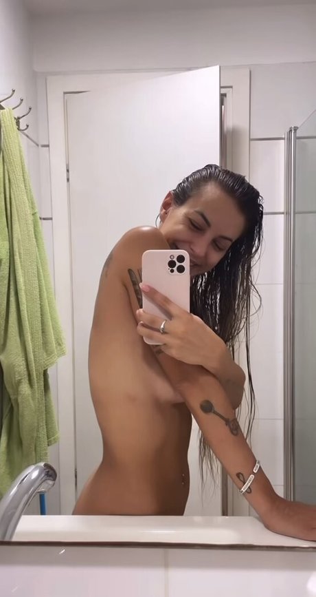 Gal Leo onlyfans boobs