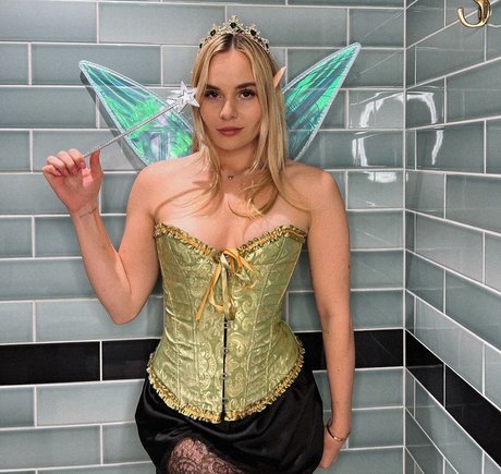 Holly Ramsay onlyfans naked