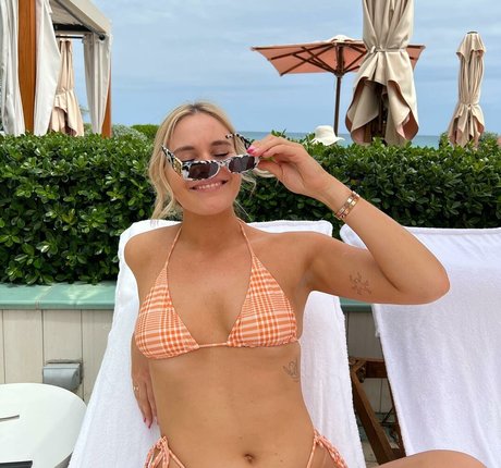 Holly Ramsay onlyfans lean