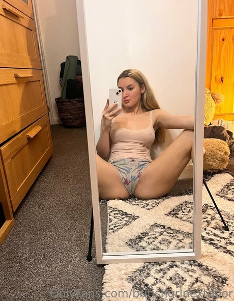 britishgrlnextdoor only fans naked