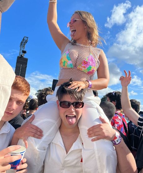 Alex Andrews onlyfans nude photos