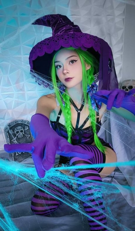 Otaku Jennii only fans content