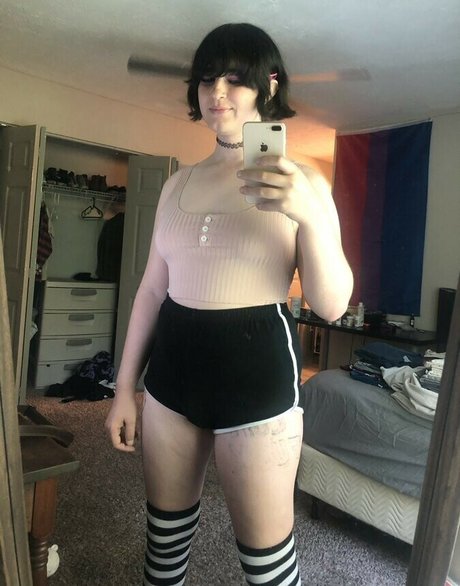 Scarlet Skeie onlyfans leak nudes