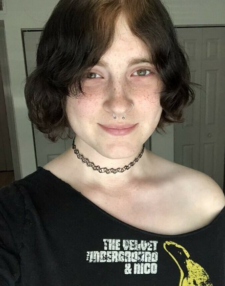 Scarlet Skeie onlyfans leak ass