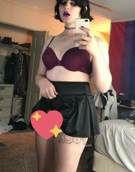 Scarlet Skeie onlyfans naked