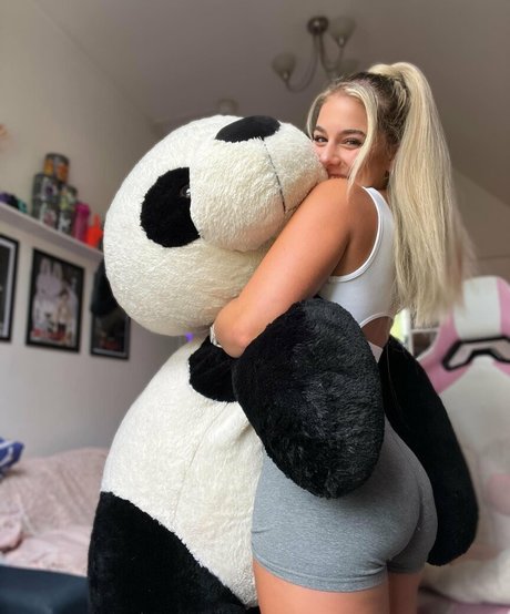 littlebunny x onlyfans leaked.