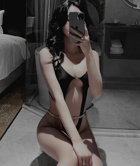 Luna Hwang onlyfans leaks xxx