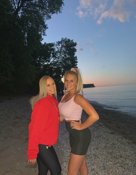 amateur threesome onlyfans hot nude glimpse