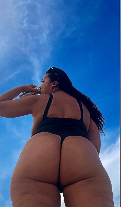 Aziastar onlyfans pictures