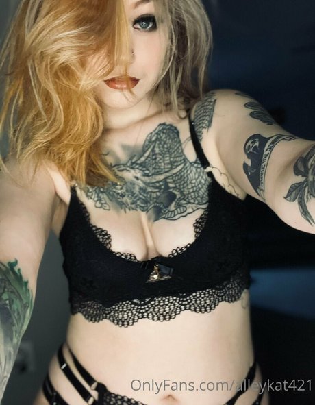 Alleykat421 onlyfans nude pictures