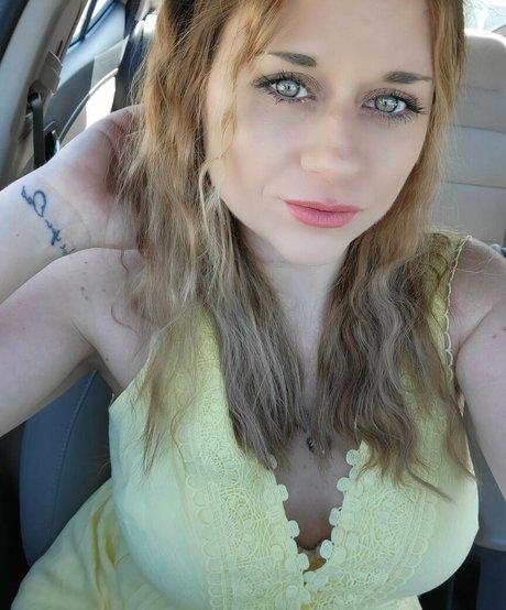 annathickcandy onlyfans striptease