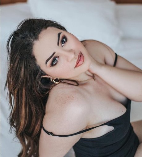 Fabricia Freitas onlyfans images