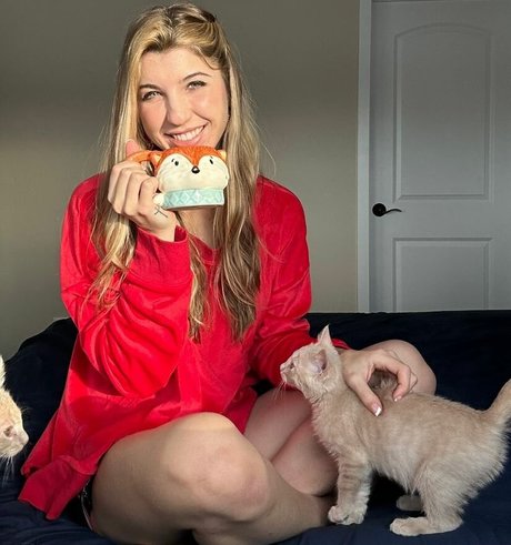 ASMR FrivolousFox onlyfans free