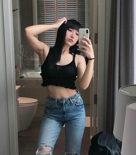 suziearomdee only fans nude leaks