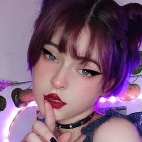 Yasmin Moore strip onlyfans