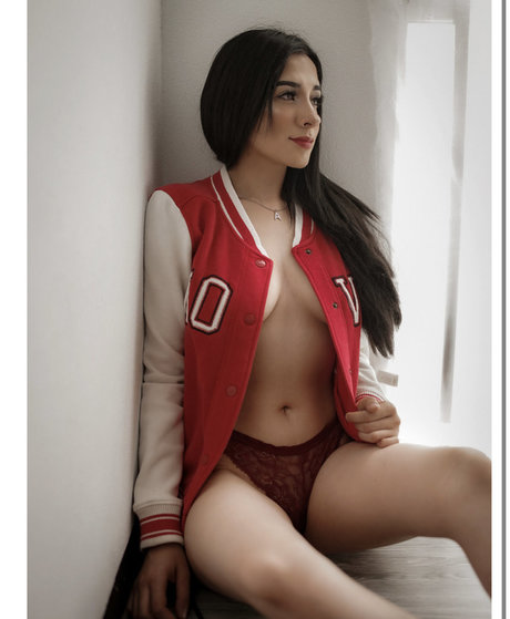 Ariadna Lorenzana onlyfans tits