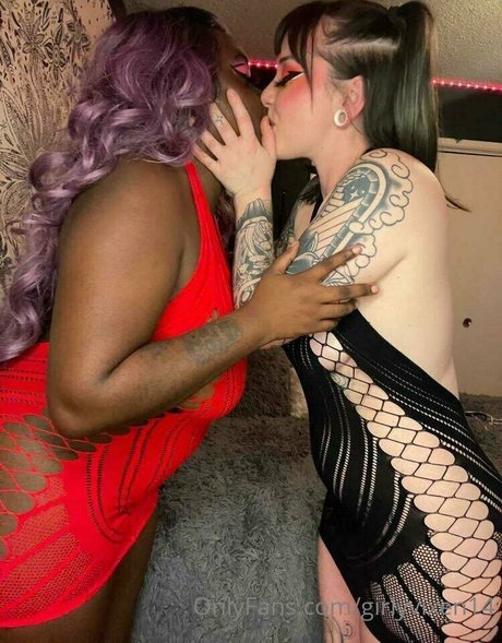 girlyvixxxen onlyfans nudes porn