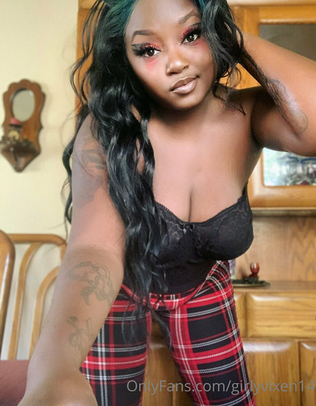 girlyvixxxen only fans content