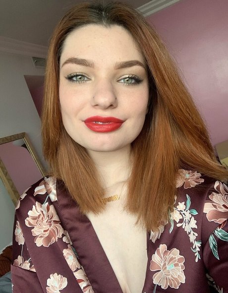 Annabel Redd onlyfans content type