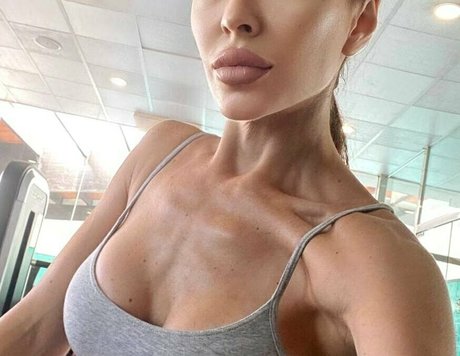 petite feet onlyfans sexy frame