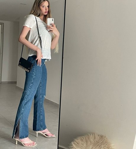 Yumii17 onlyfans naked leak