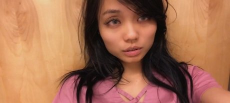 icanbeurnuocmami onlyfans boobs