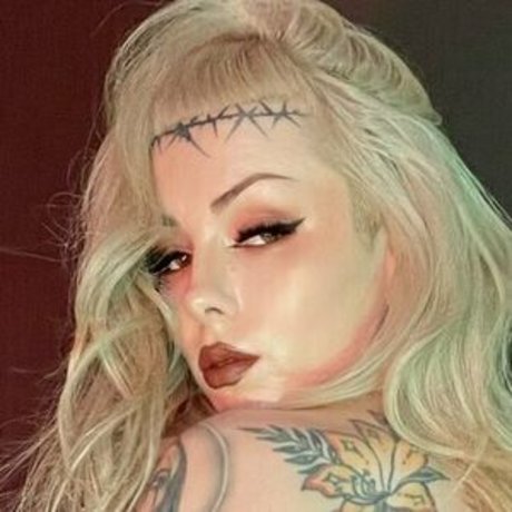 Nicotinefiend_ onlyfans de