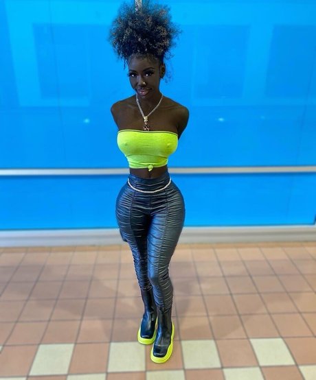 Lazelle Doll onlyfans mega