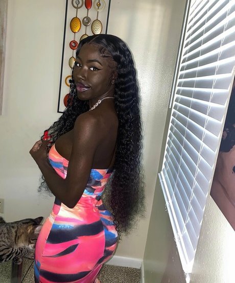 Lazelle Doll only fans pic