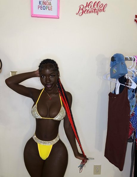 Lazelle Doll nude onlyfans leak