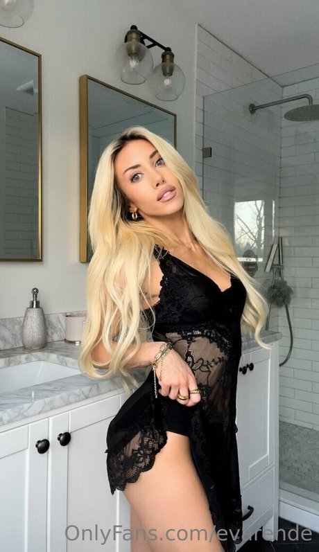 library onlyfans porno images