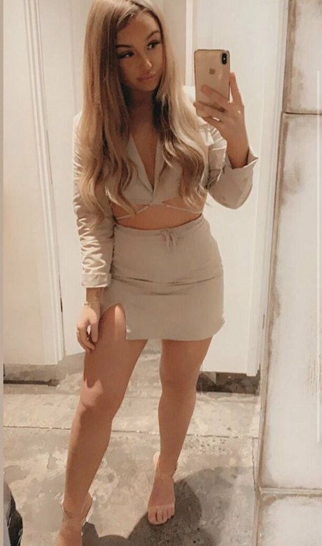 Chloe Harness onlyfans porn nude