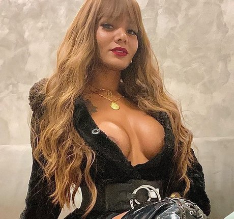 Krissttal Ruizz onlyfans model images