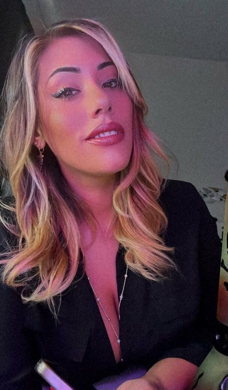 shemale interracial onlyfans top selfie