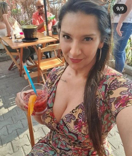 Jee Trindade onlyfans model photos